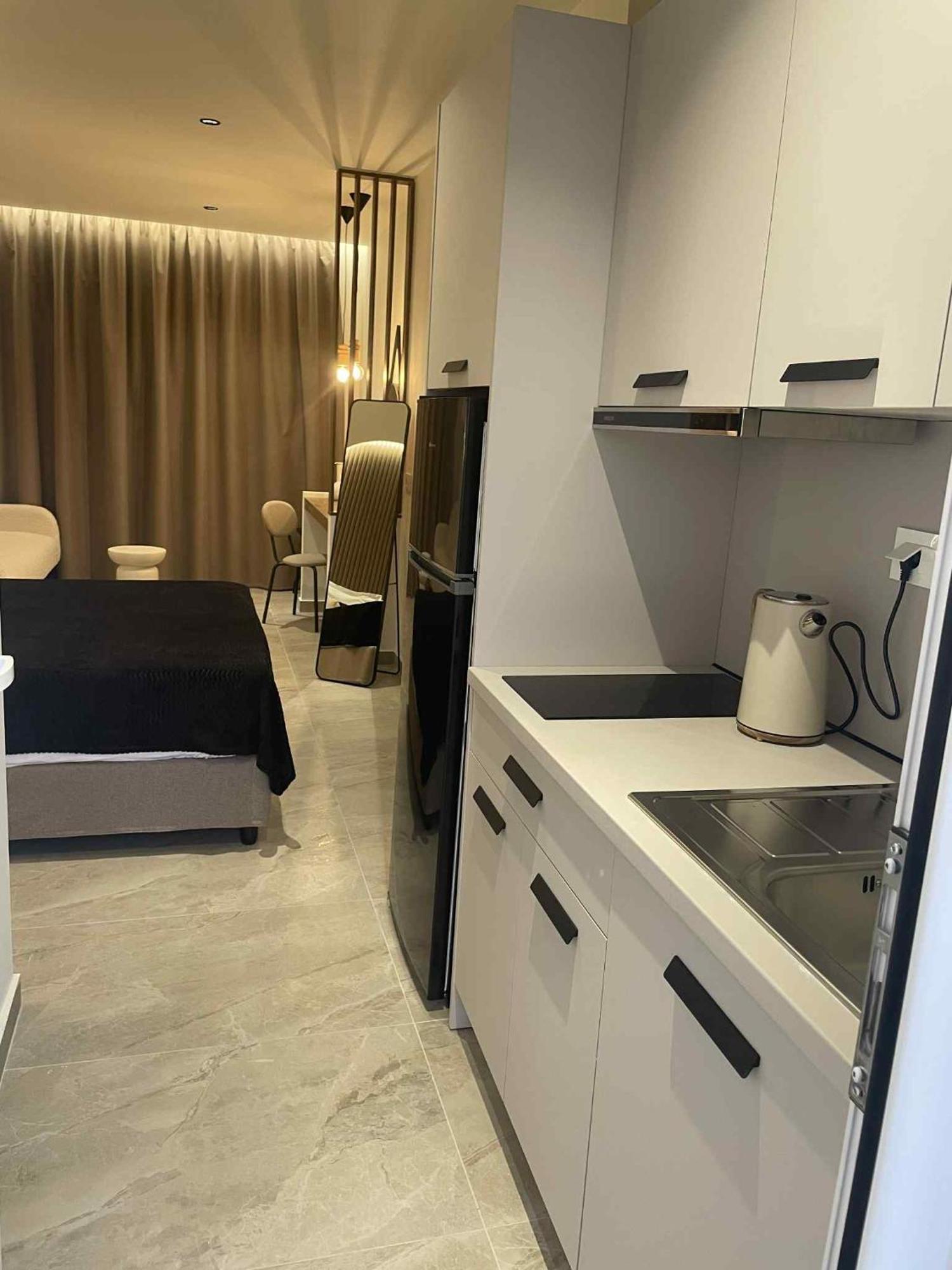 Kostas Studios Apartment *
