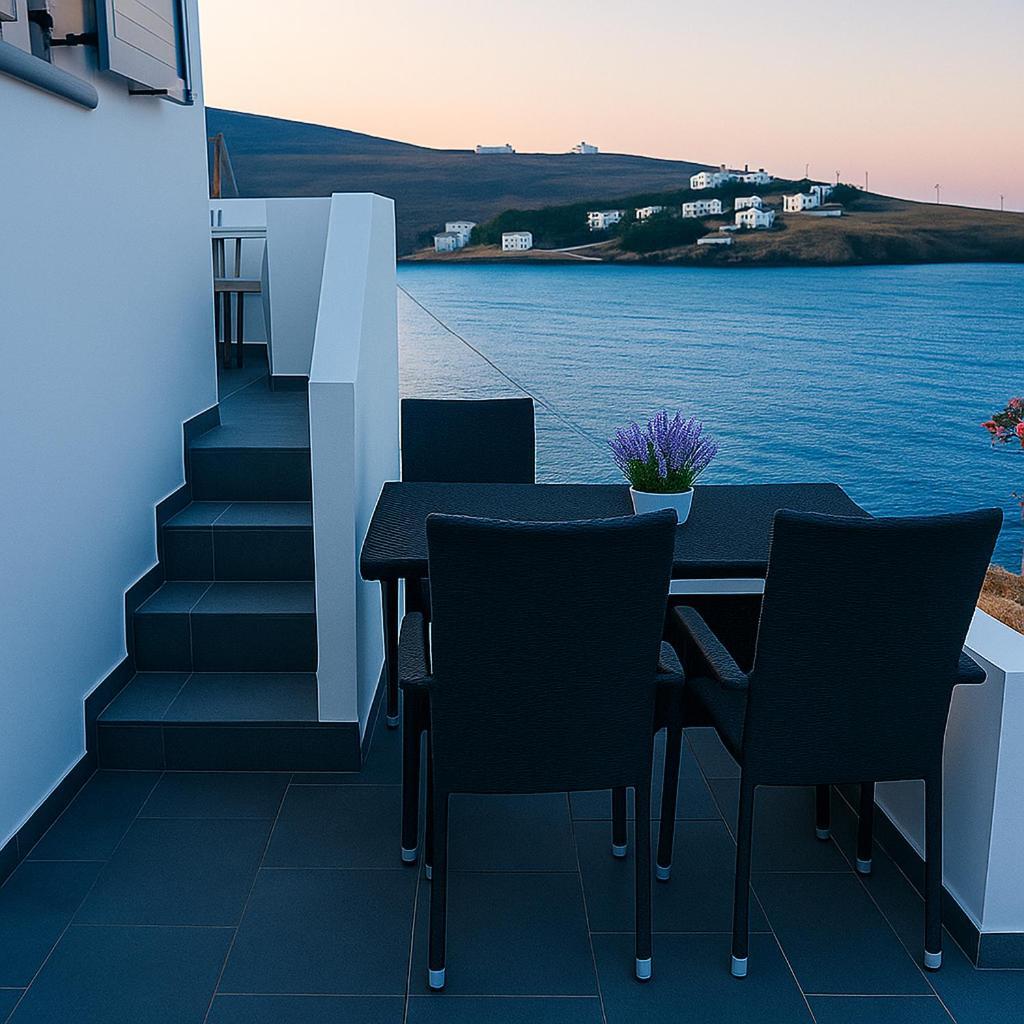 Theis Seafront Retreat - Seaview Bliss Holiday home