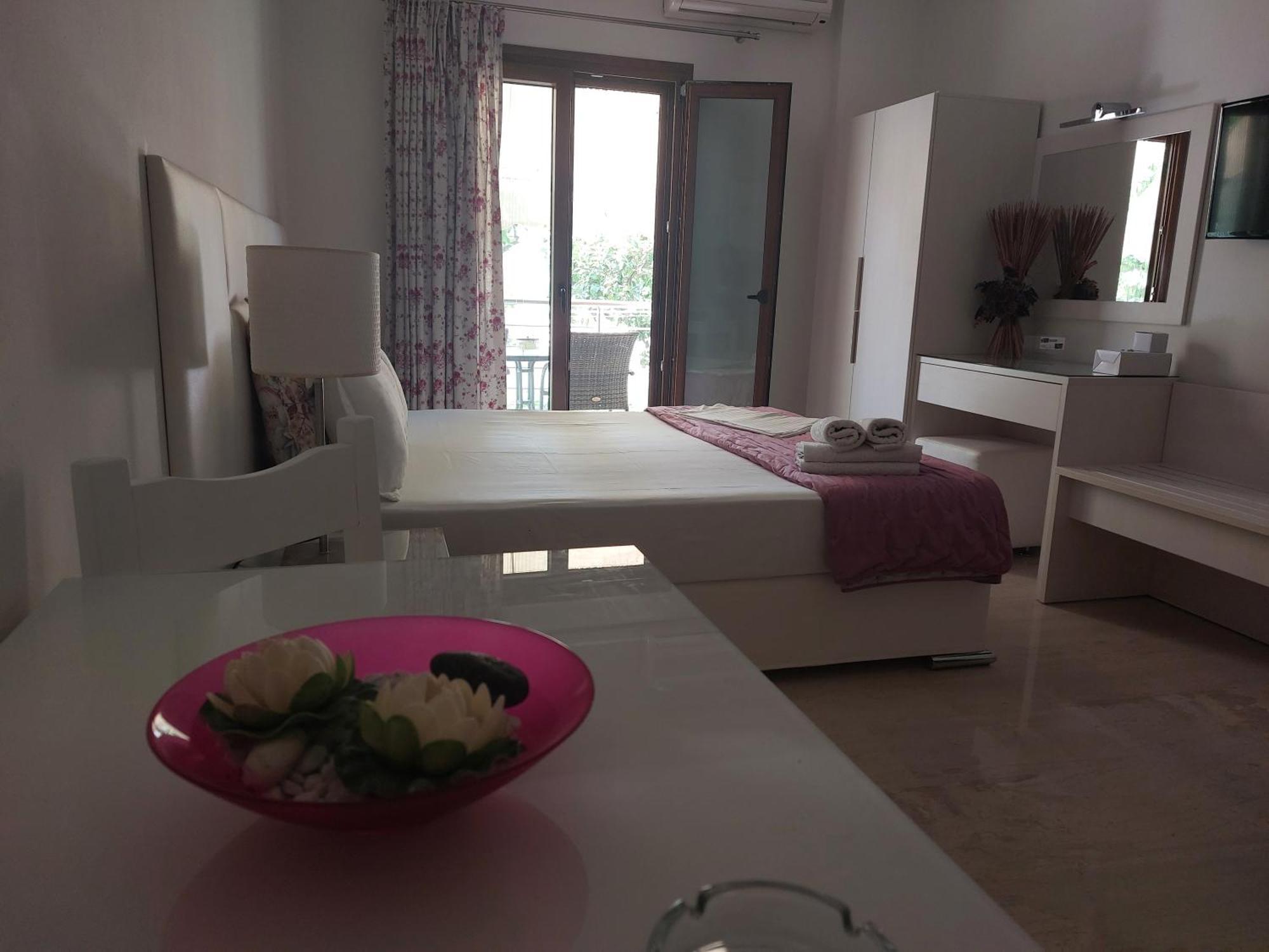 Iraklis Apartment Parga