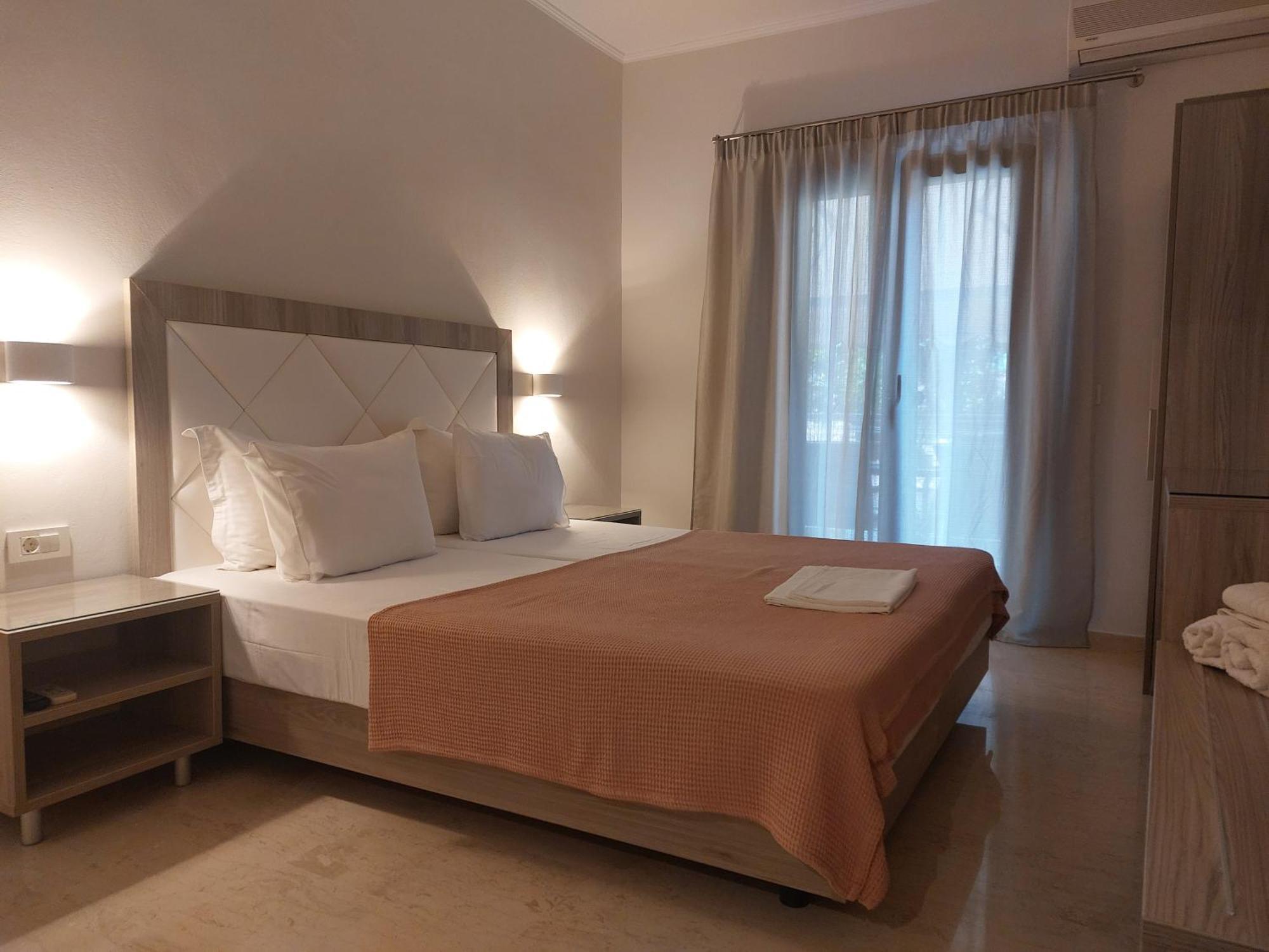 Iraklis Apartment *
