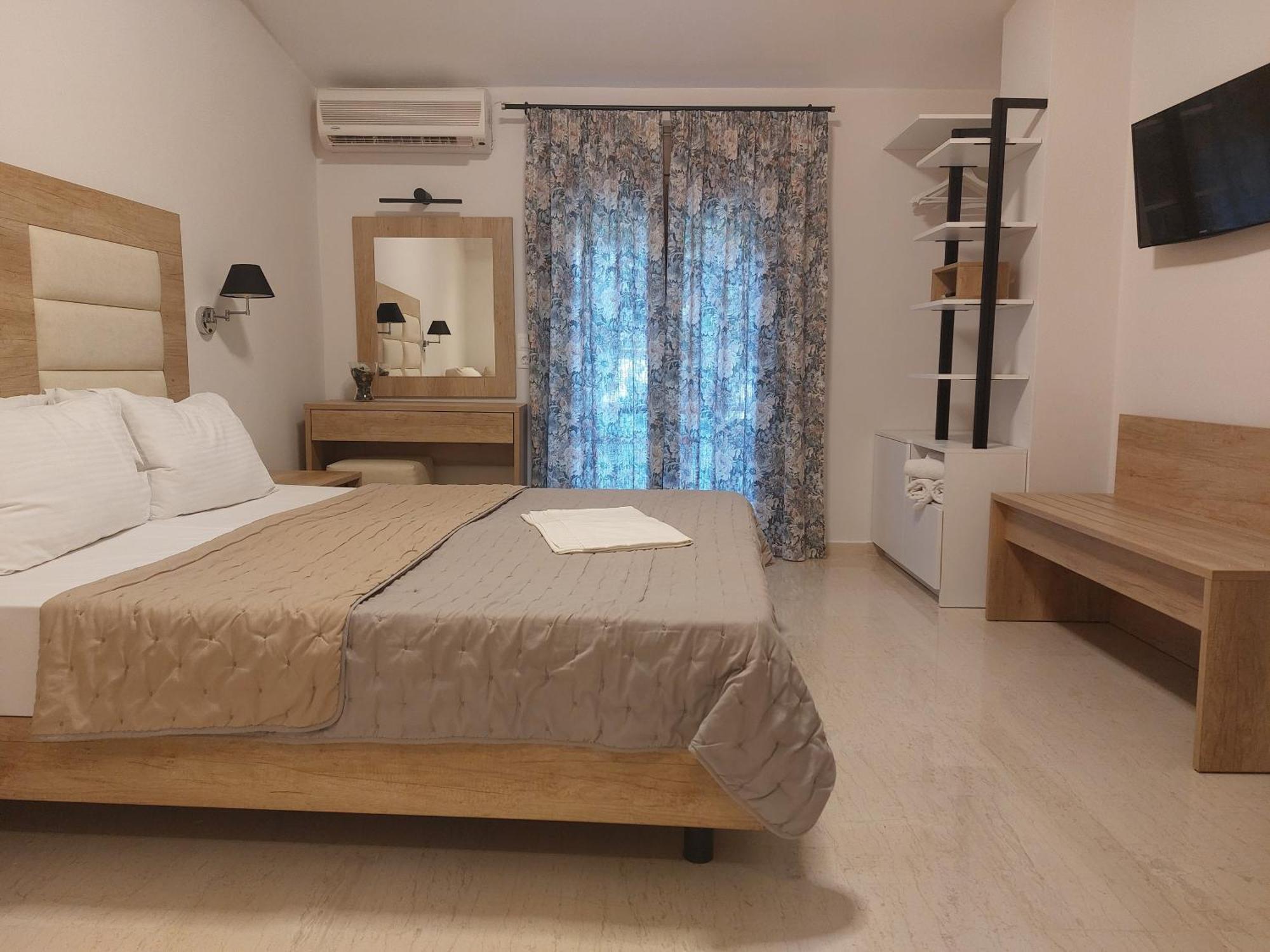 Iraklis Apartment *