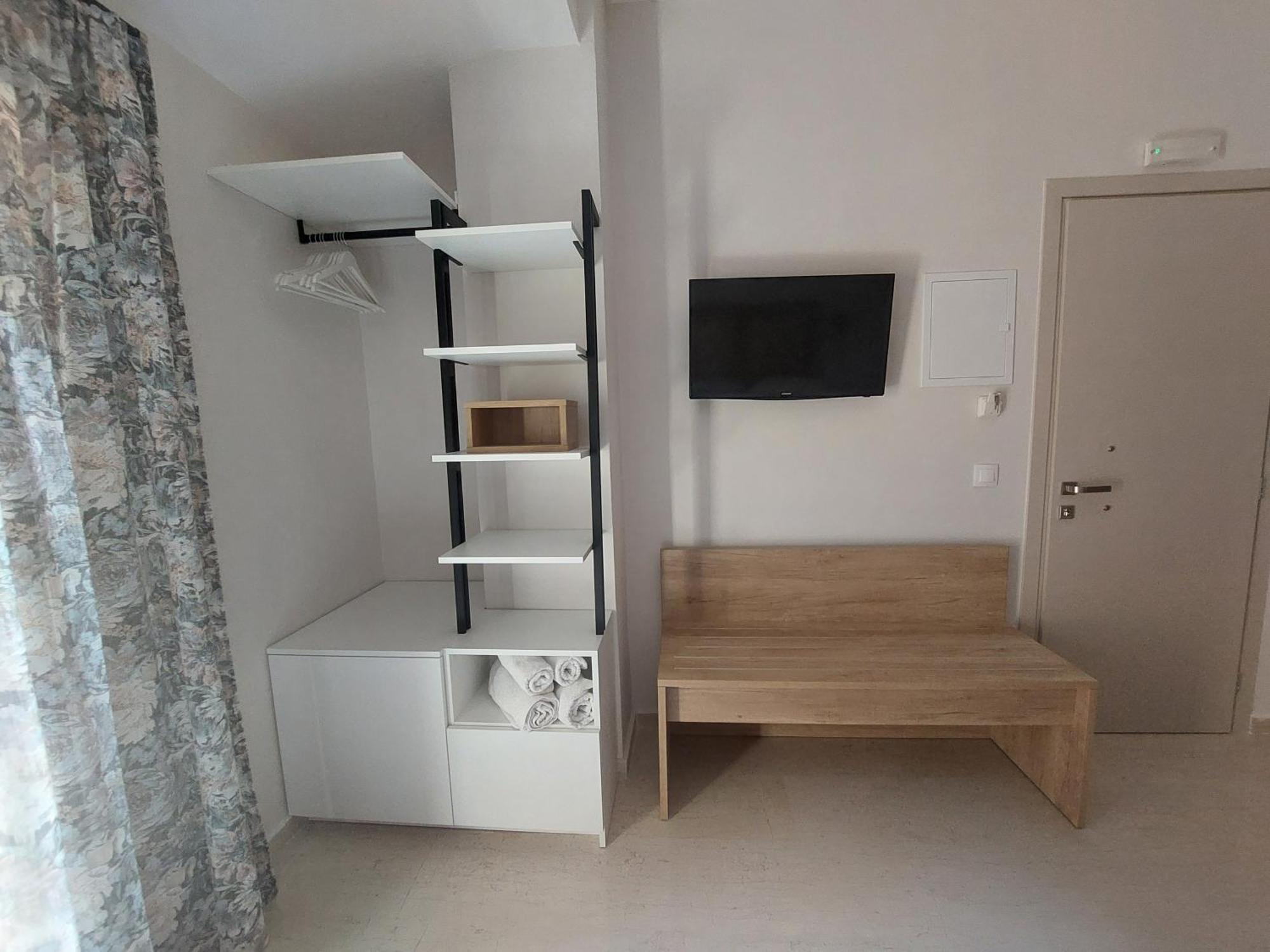 Iraklis Apartment