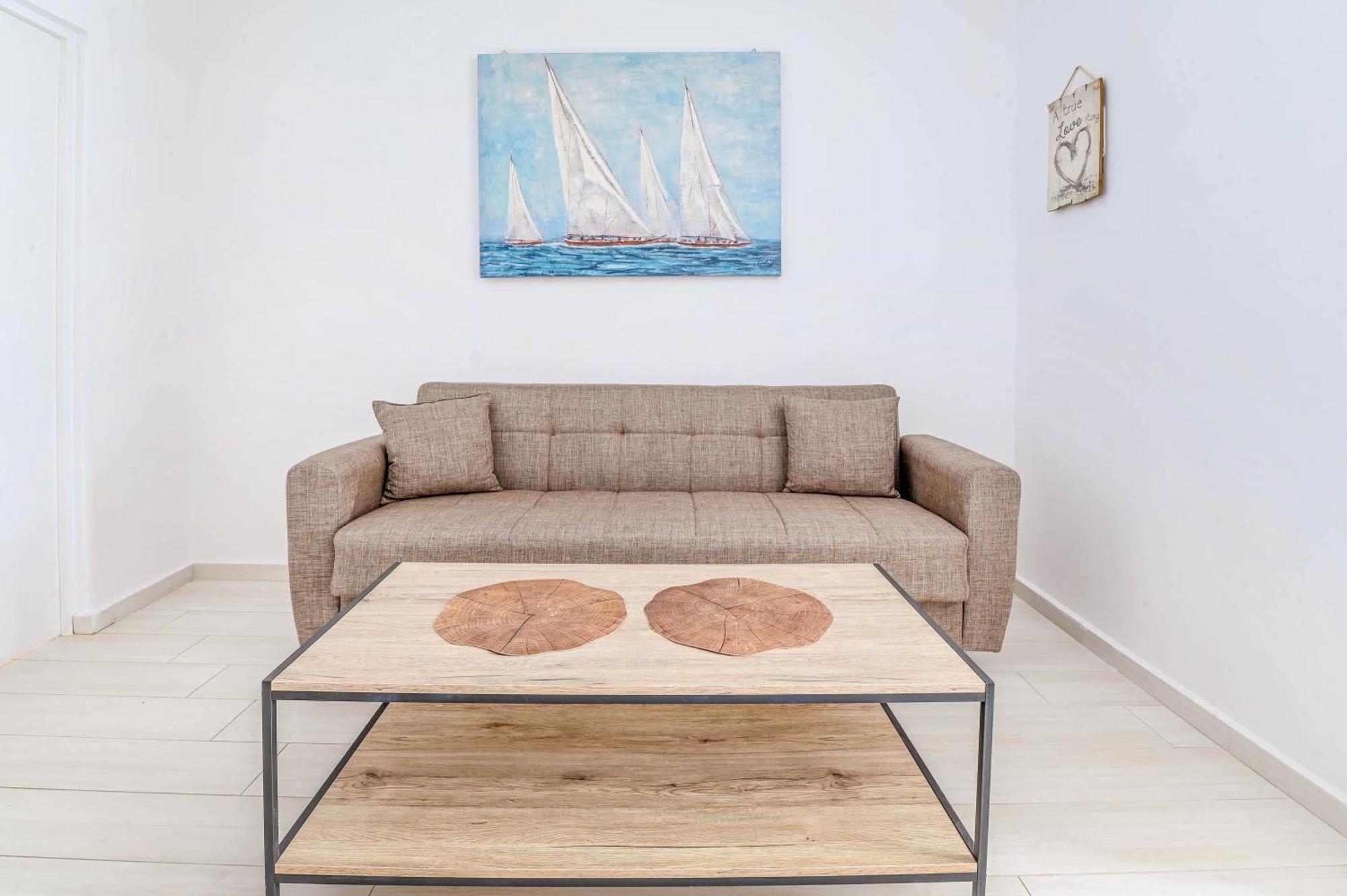 Alkyonides Apartment