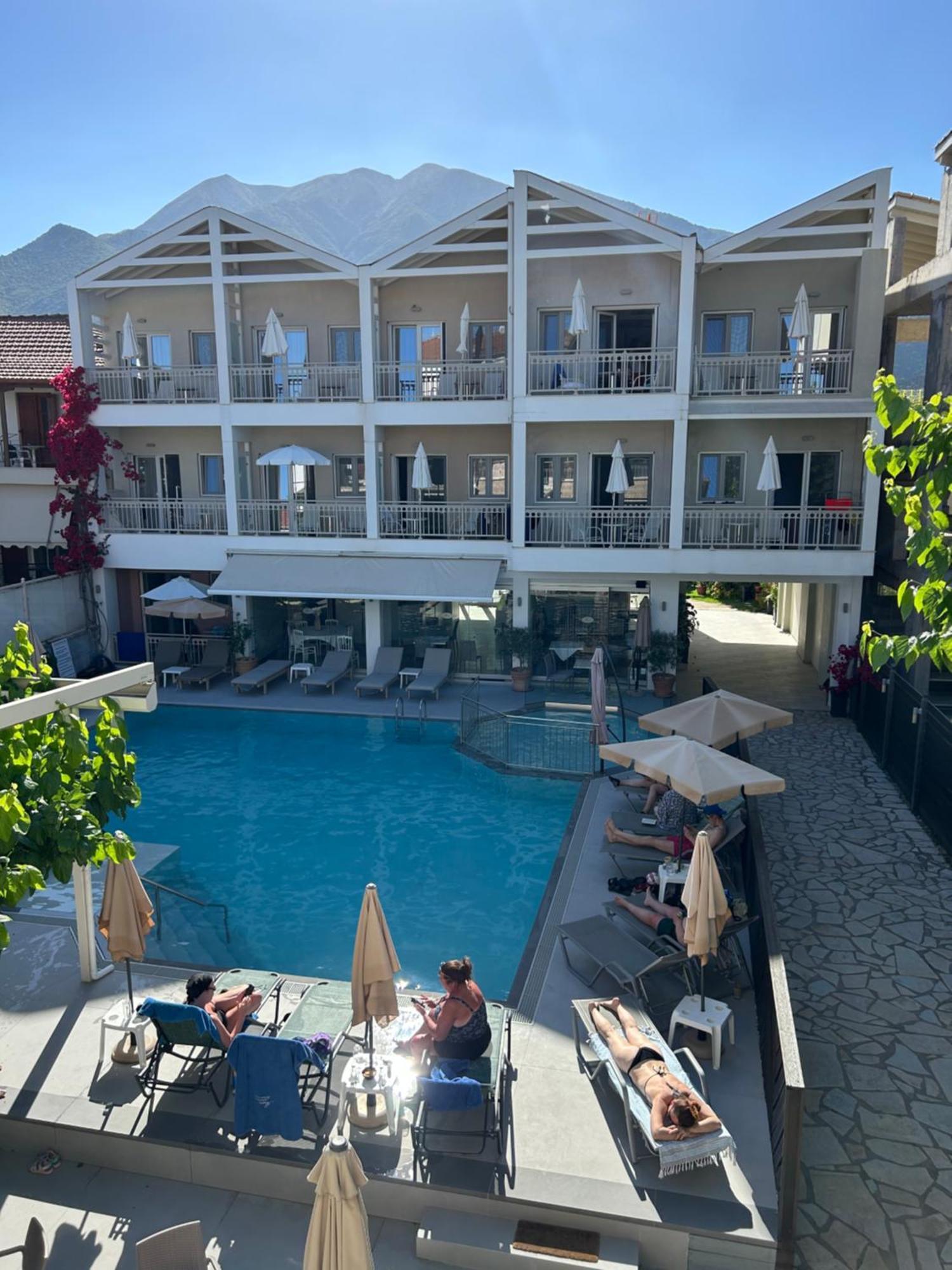 Aparthotel Aggelos & Deluxe 2*