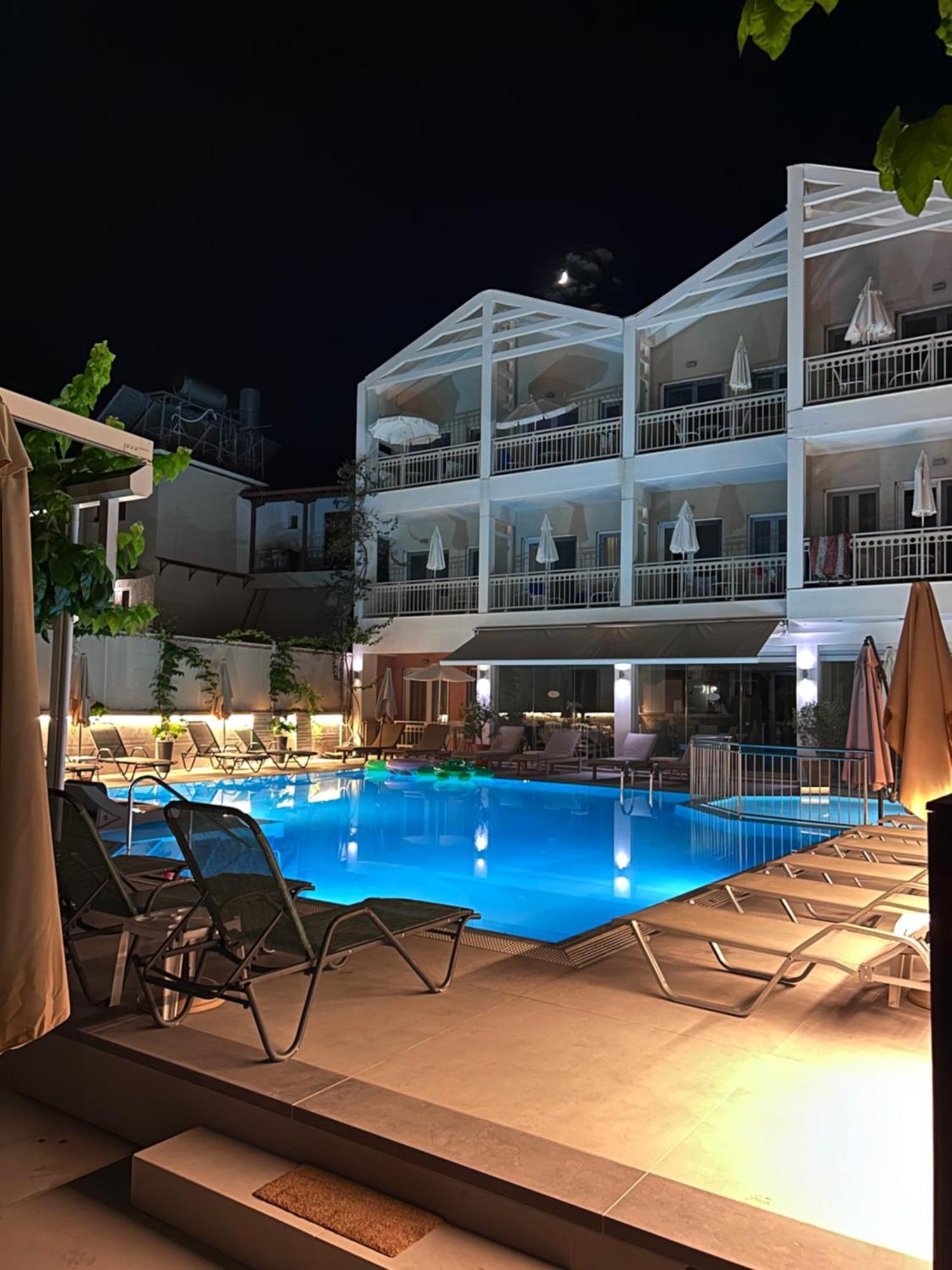 Aggelos & Deluxe Aparthotel