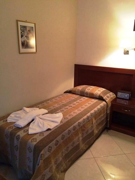Nefeli Hotel 3*
