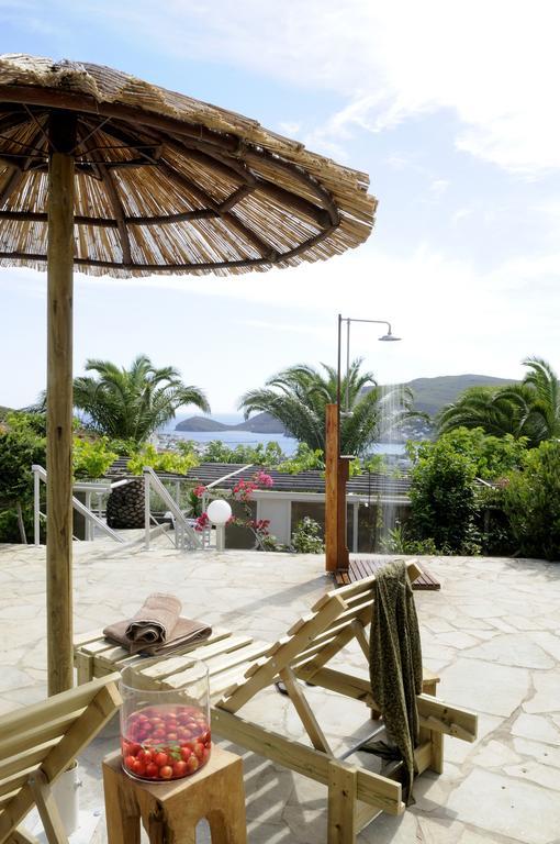 Kymothoi & Pool Bar