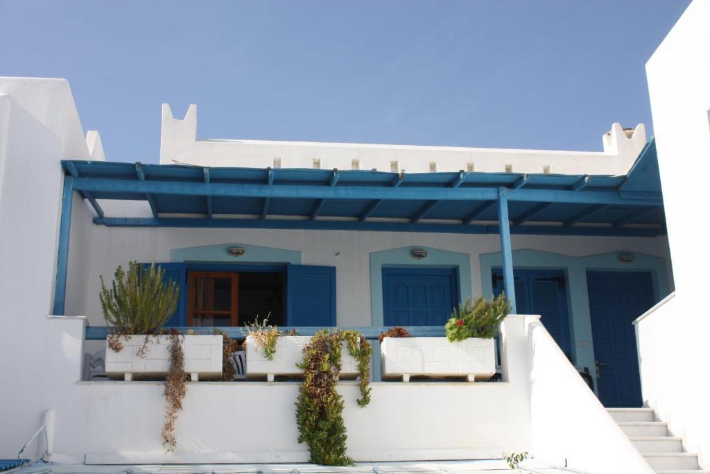 Karabatsis Guest house 2*