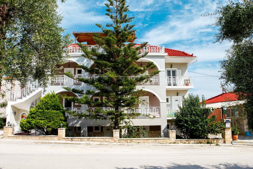 Amoudi Studios Apartments Hotel 3* Amoudi
