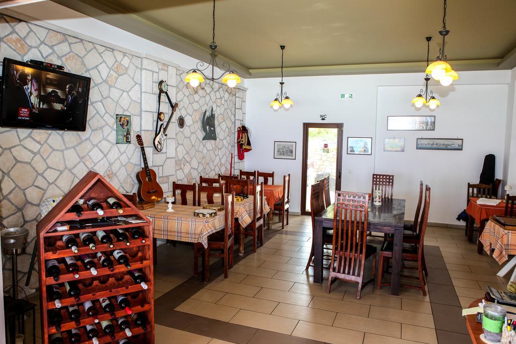 Amoudi Studios Apartments Hotel 3*