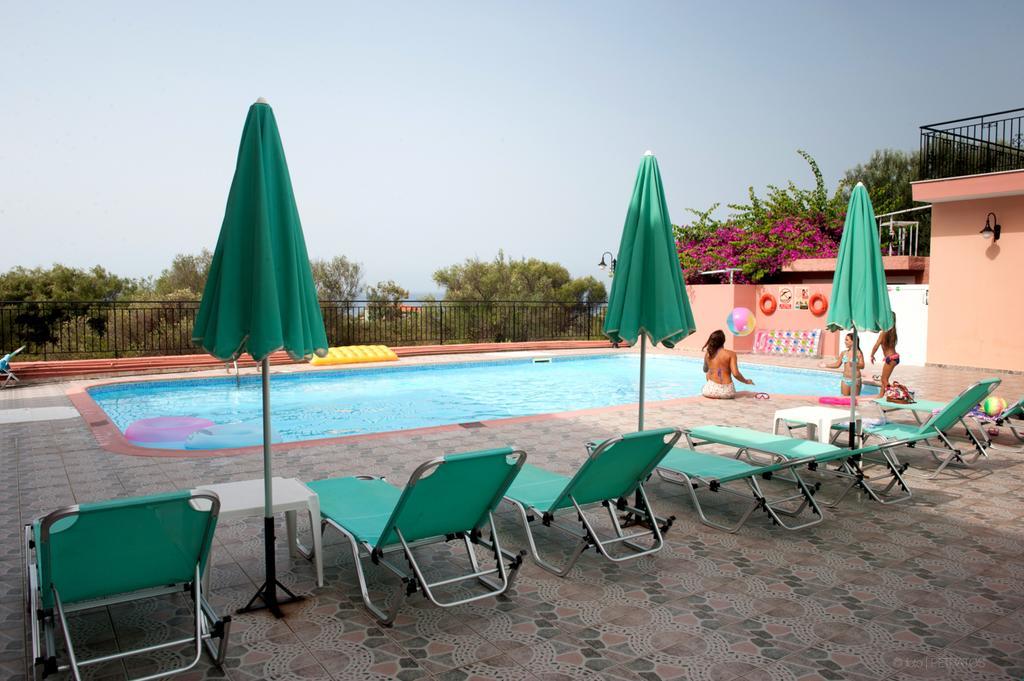 Paradise Aparthotel 2*