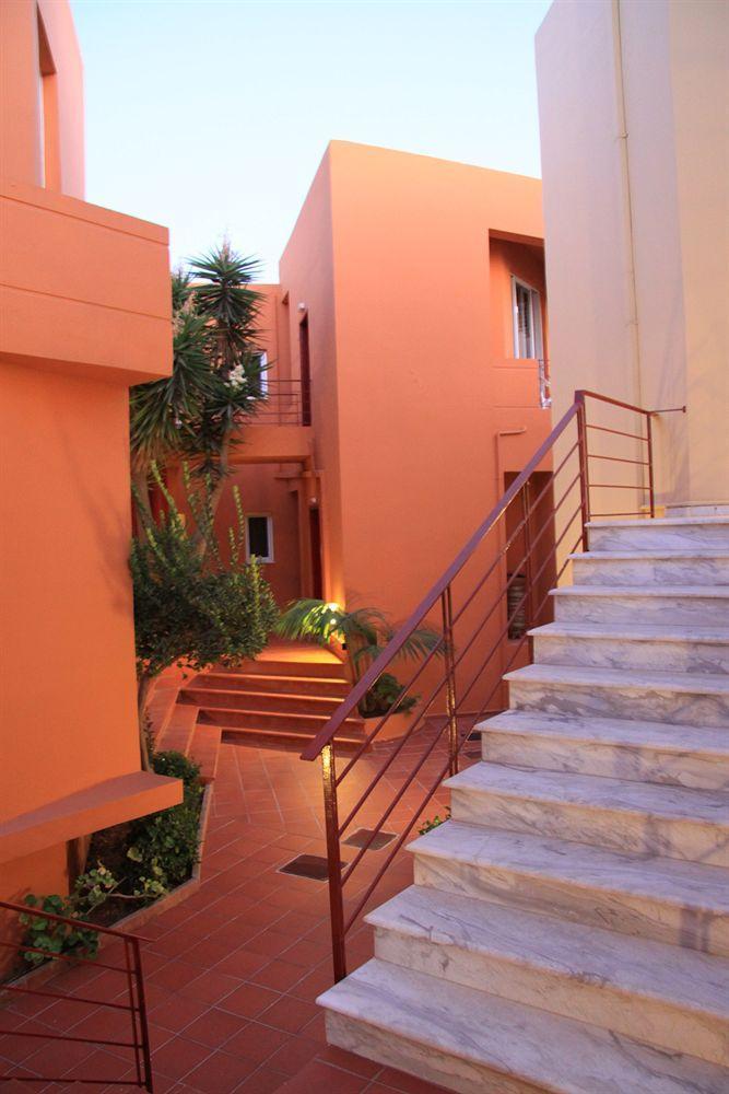 Elotia Hotel 3*