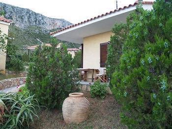 Village Aparthotel 2*