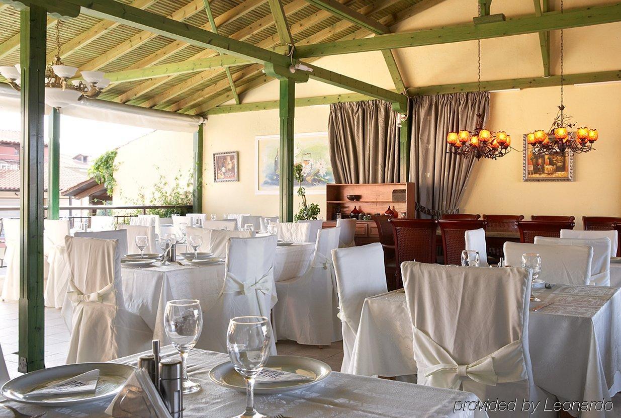 Hotel Pelli