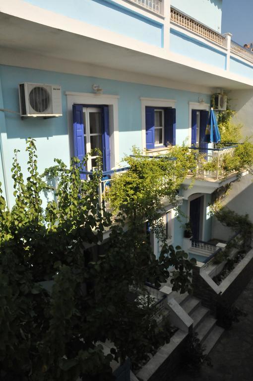 Iris Apartment *