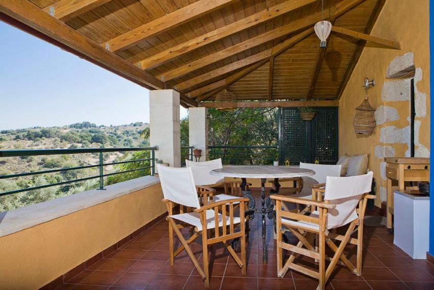 Agathes Traditional Houses 2* Kastellos