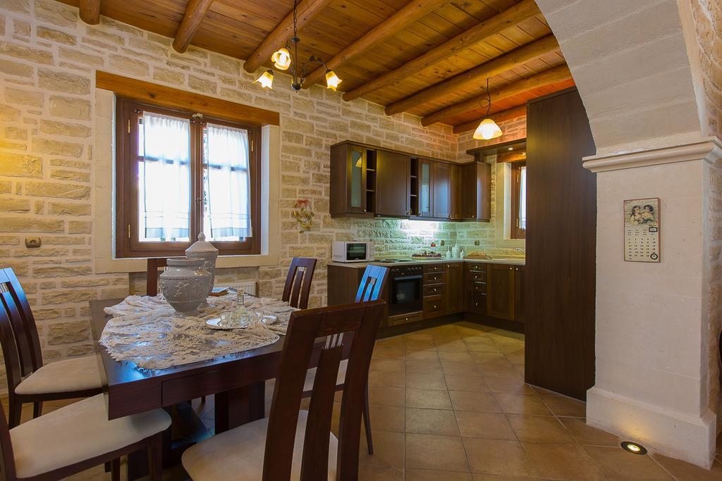 Elia Villa