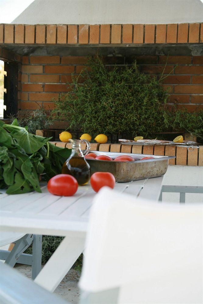 Pente Elies Milos Hotel 3*
