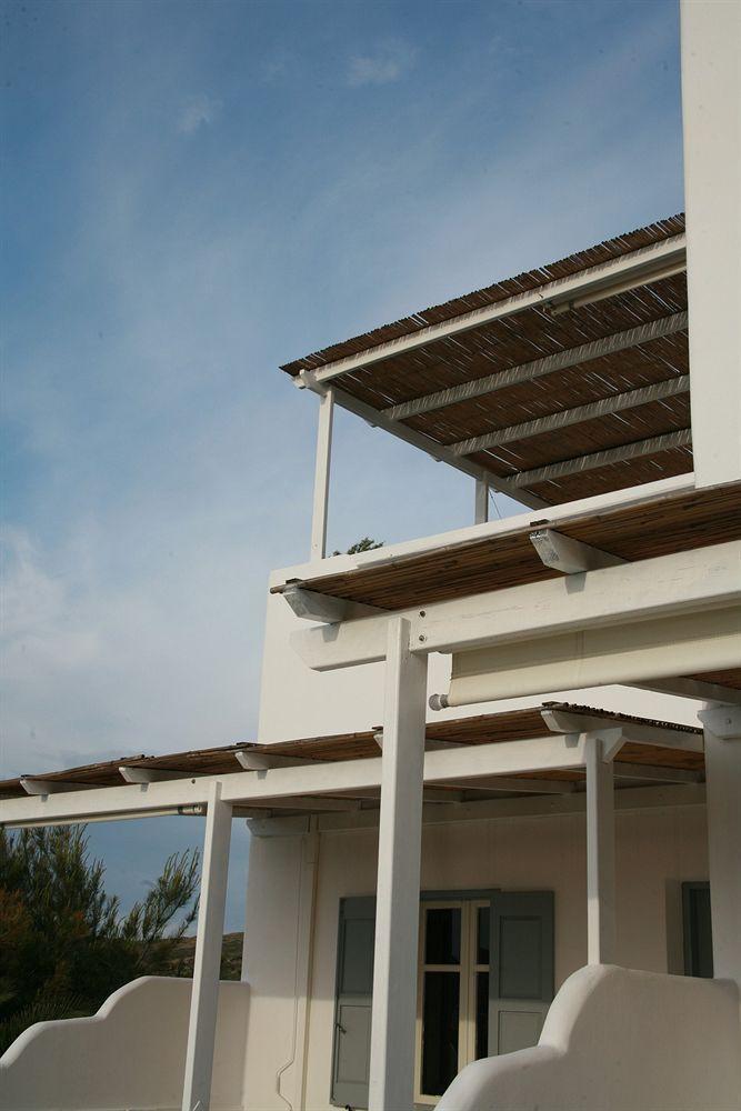Pente Elies Milos Hotel Pollonia
