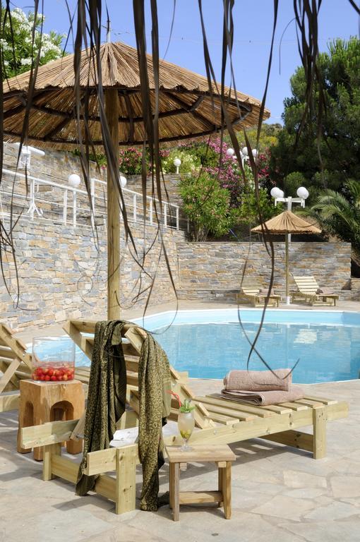 Kymothoi & Pool Bar 2*