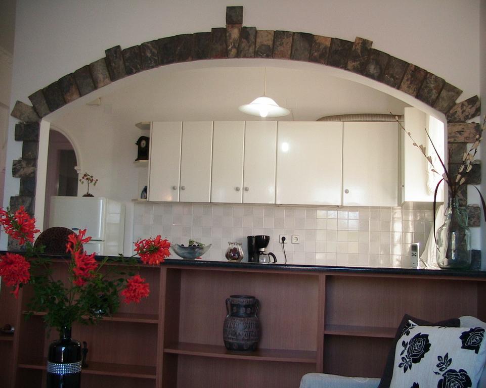 Epicharis Studios Apartment