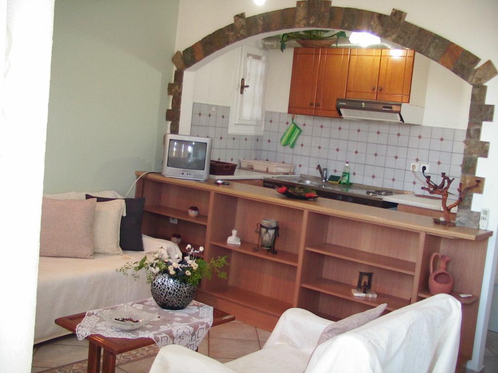 Apartment Epicharis Studios *