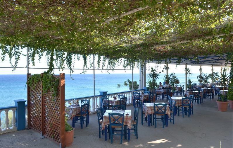 Bed & Breakfast Chrisopetro 2*