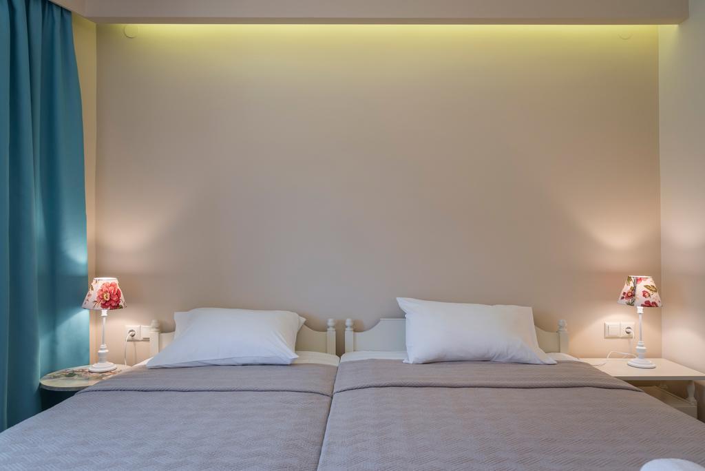 Hermes Front Apartment Stalos