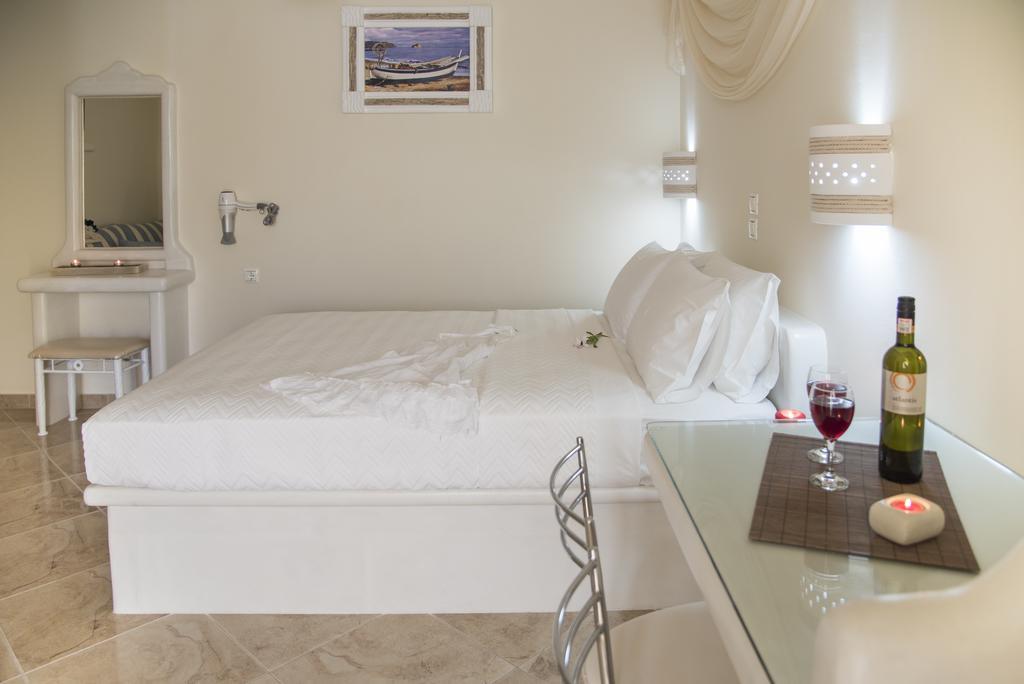 Aggelos Studios * Adamantas (Milos)