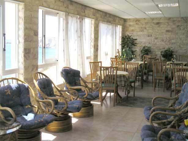 Hotel Castelia Bay 2*