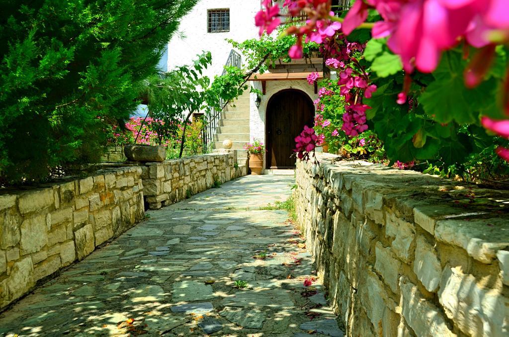 Anemole Traditional Cretan * Megala Chorafia
