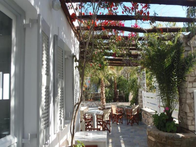 Manos Hotel Naousa (Paros)