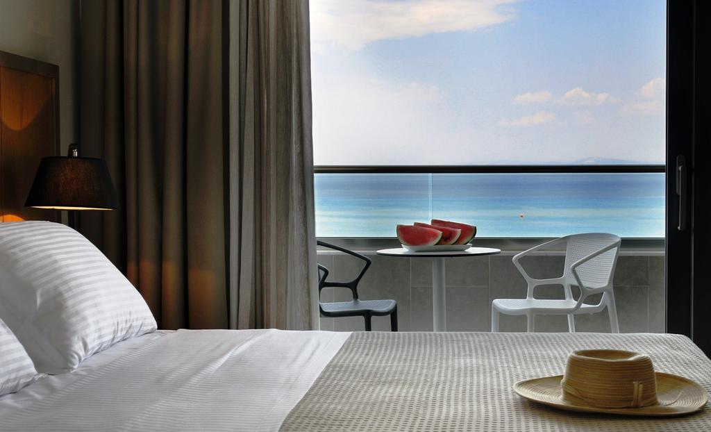 Ostria Sea Side 4*
