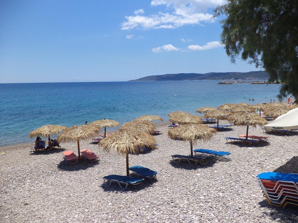 To Kamari * Paralia Agias Foteinis