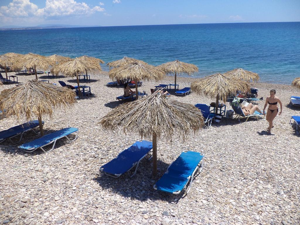 To Kamari Paralia Agias Foteinis