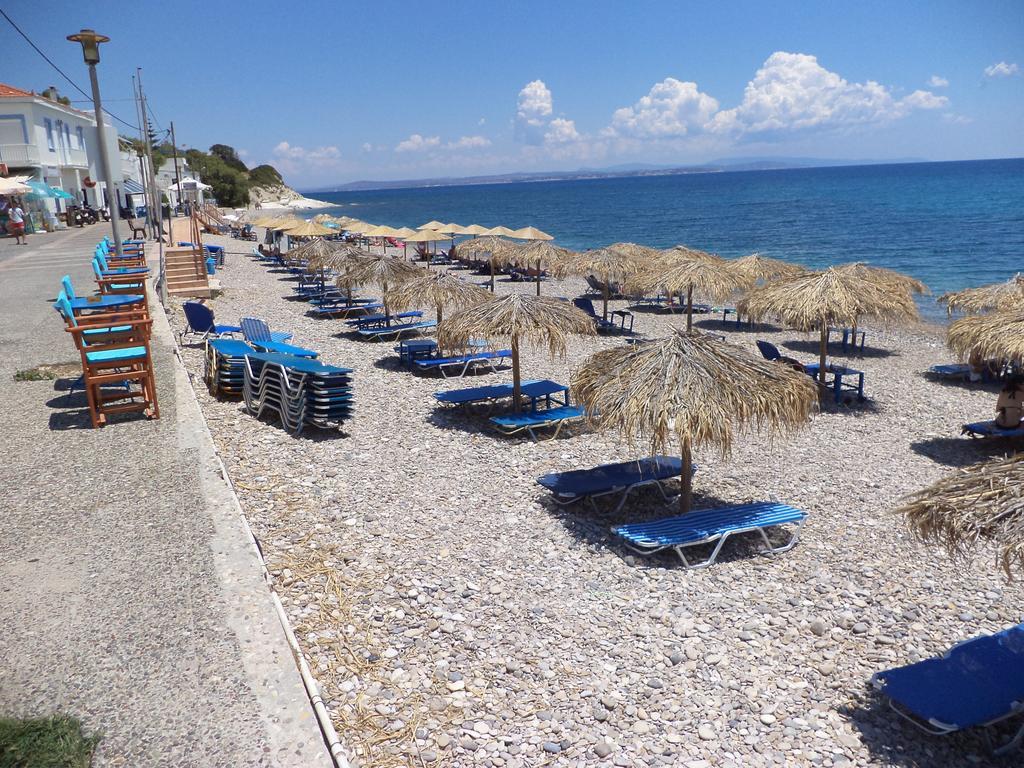 To Kamari * Paralia Agias Foteinis