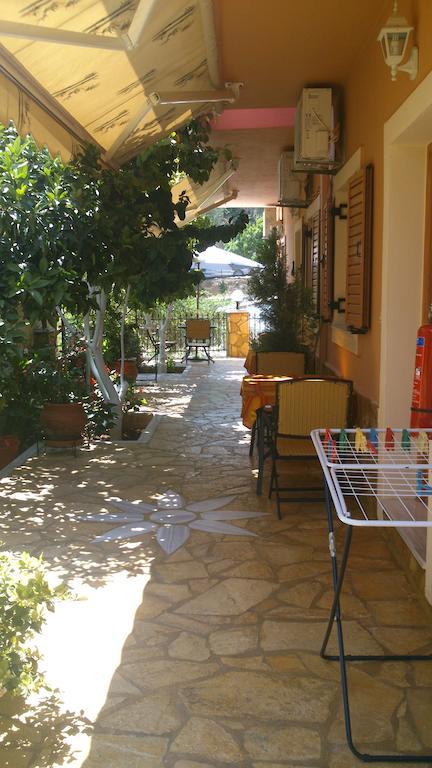 Ira Studios - * Parga