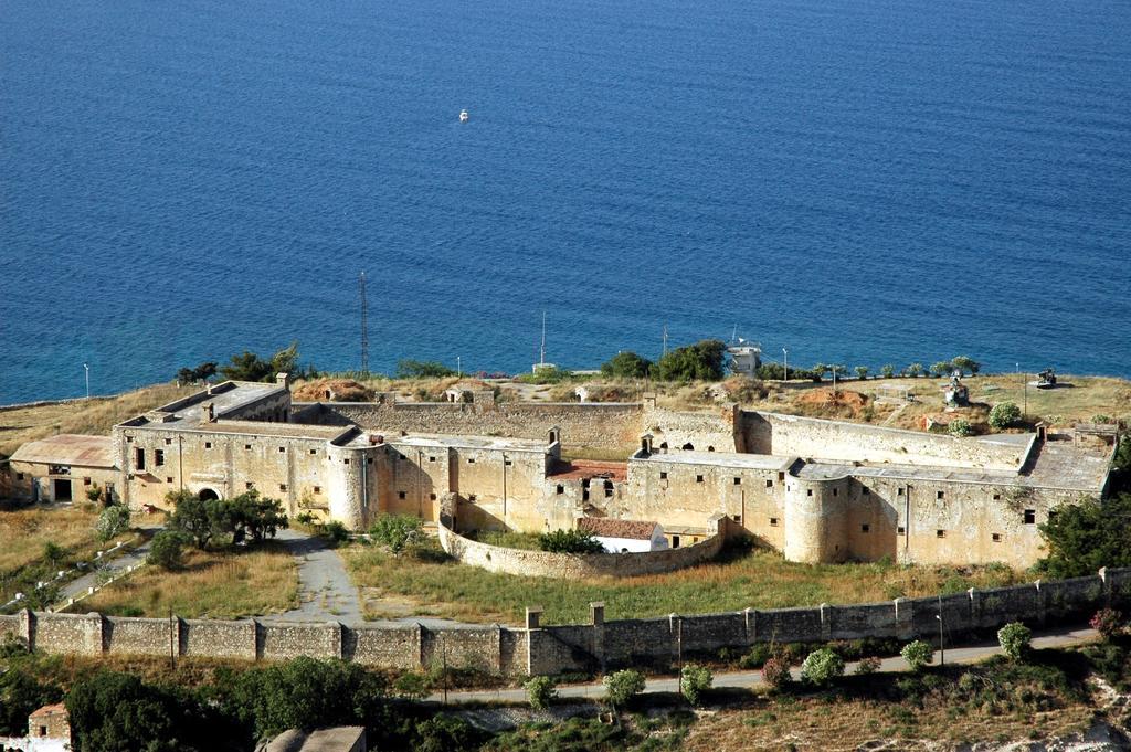 Anemole Traditional Cretan