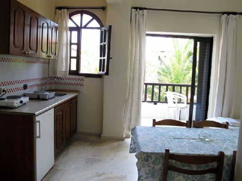Aparthotel Ioli Village 3*