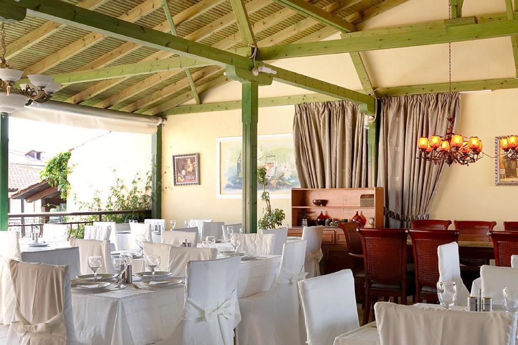 Hotel Pelli