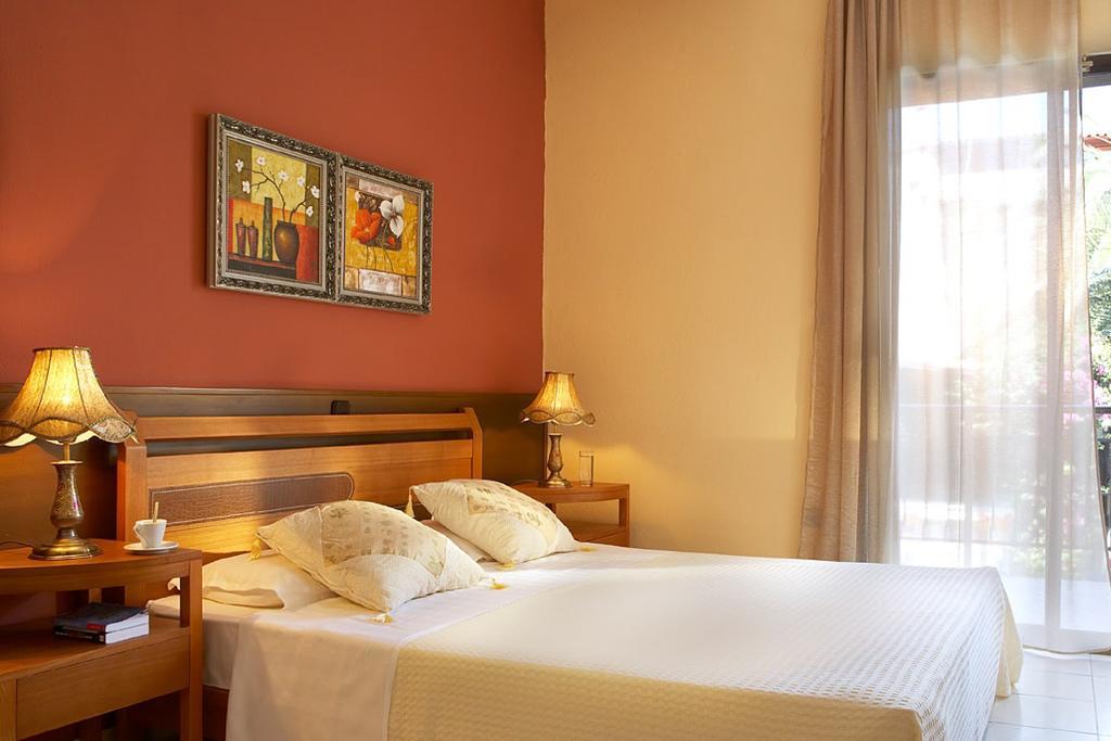 Hotel Pelli 3*