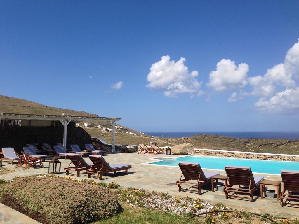 Yakinthos Panormos (Mykonos)