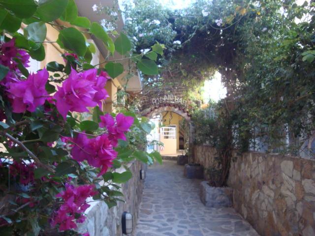 Eva Ivoni Amoudara (Heraklion)