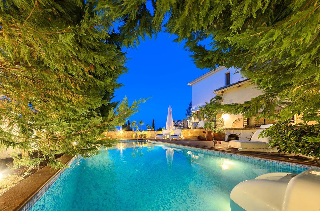 Ark Luxury & Private