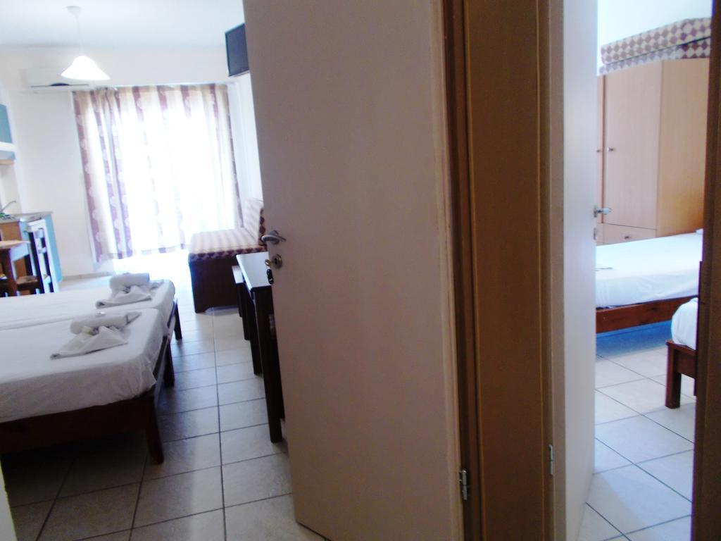 Aparthotel Matthias Adelianos Kampos