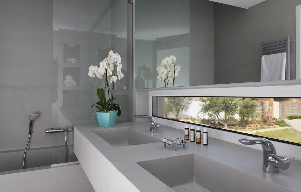 White Grace - A Seductive World Of Luxury Pigi (Crete)