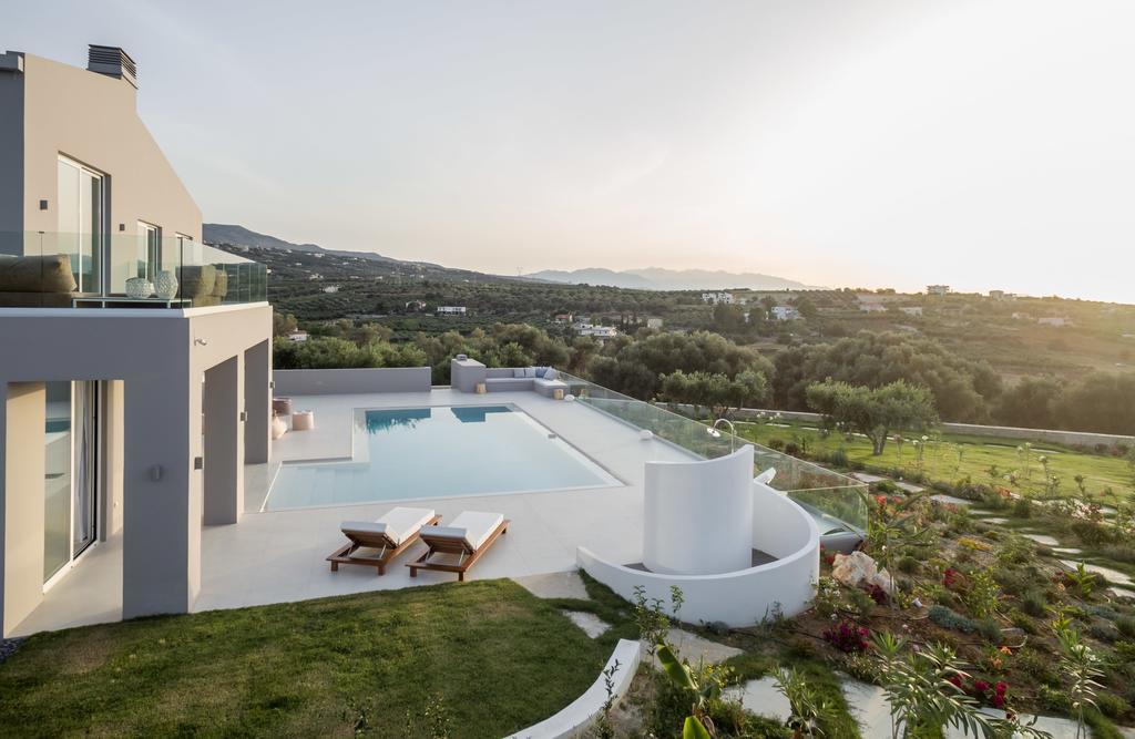 Villa White Grace - A Seductive World Of Luxury *