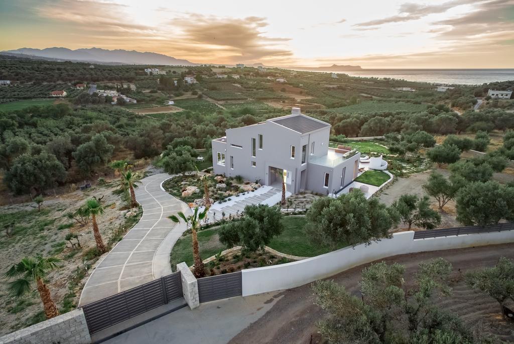 Villa White Grace - A Seductive World Of Luxury *