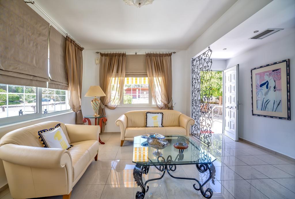 Villa Plumeria Flower Livadi (Crete)