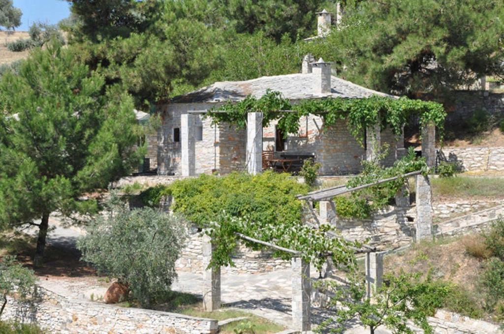 Arsinoi Stonehouses